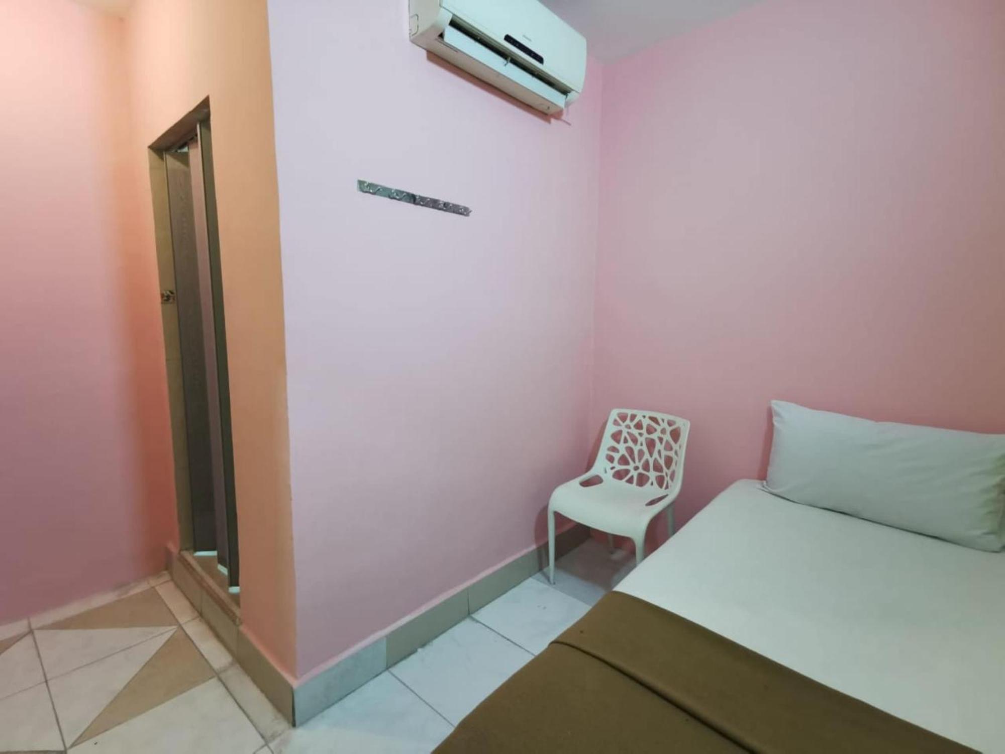 Super Oyo 90086 My Seven Days Inn Johor Bahru Kültér fotó